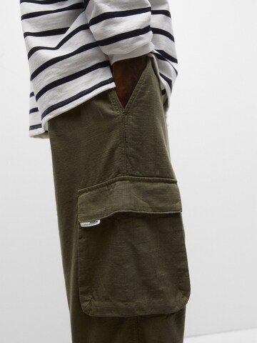 Loosefit Pantalon cargo Pull&Bear en vert