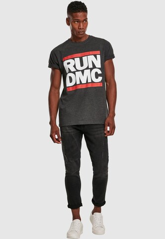 Mister Tee Футболка 'Run DMC' в Серый