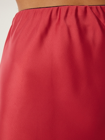 Happiness İstanbul Hame värissä punainen