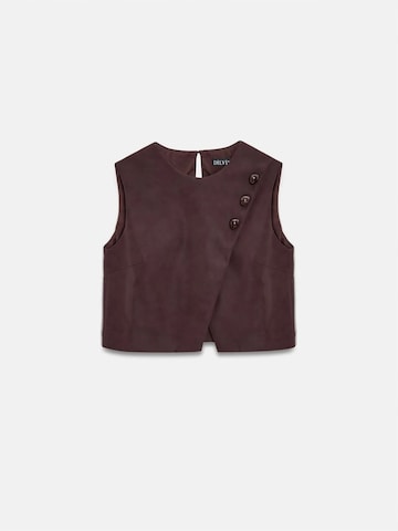 Dilvin Vest in Red: front