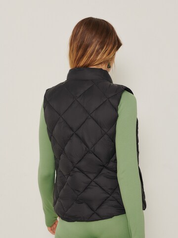 ABOUT YOU x Sofia Tsakiridou Bodywarmer 'Verena' in Zwart