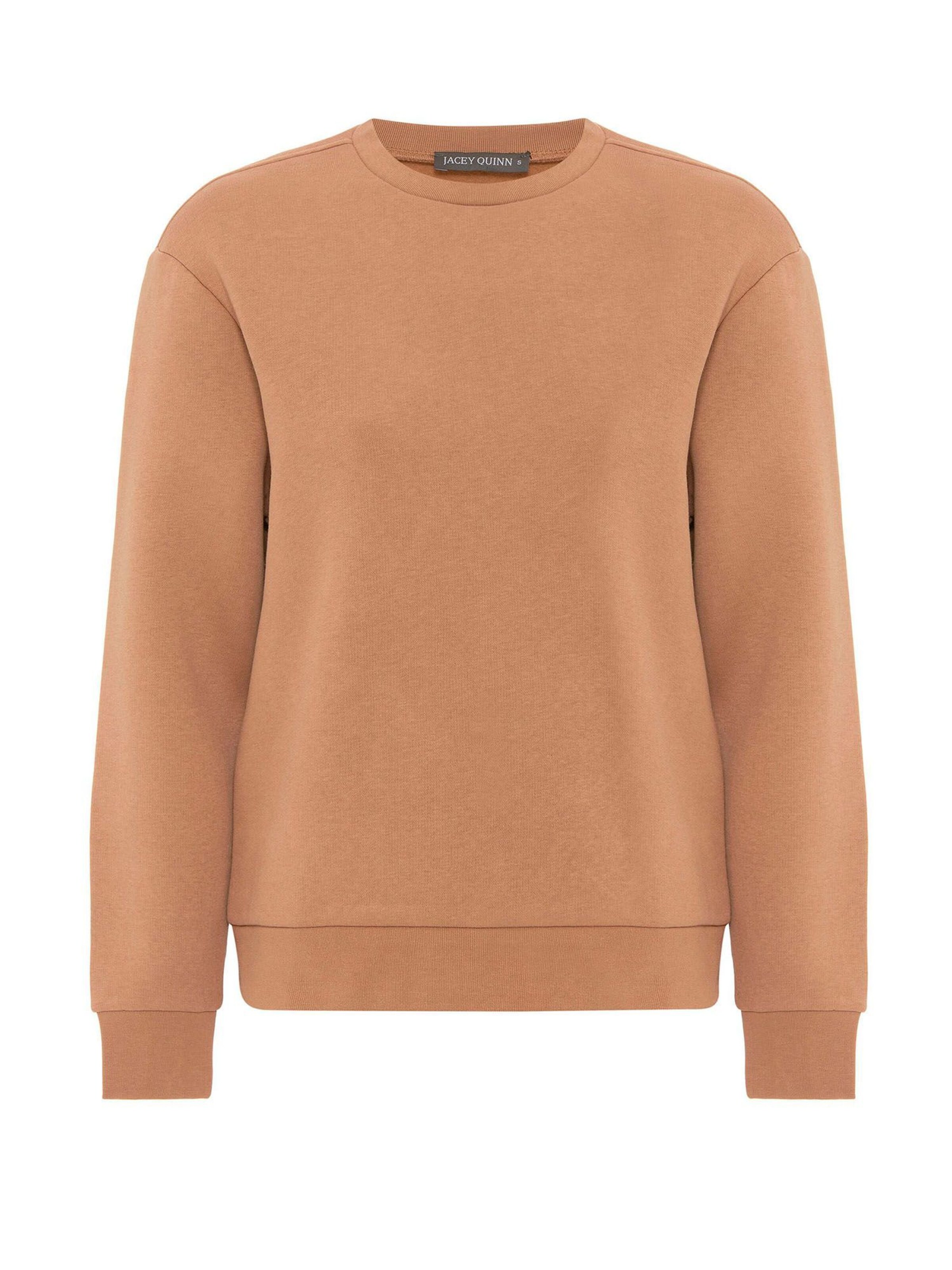 Jacey Quinn Sweatshirt in White: front