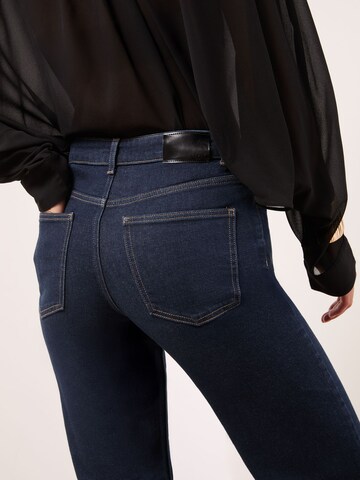 évasé Jean Lipsy en bleu