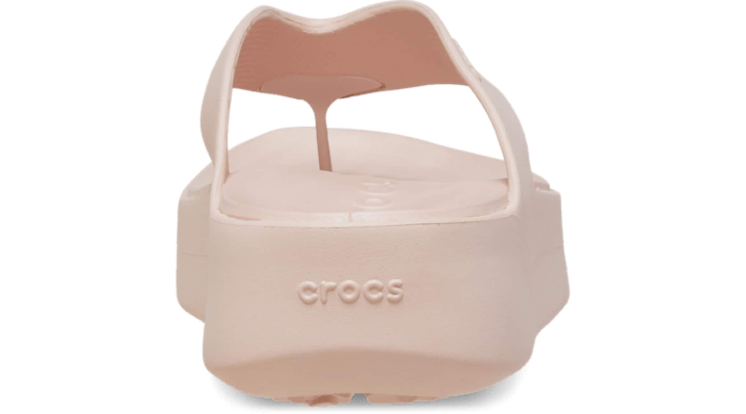 Crocs - Sandalias de dedo 'Getaway' en beige