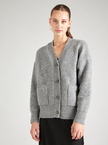 Le Temps Des Cerises Strickjacke 'HUNA' in Grau: predná strana