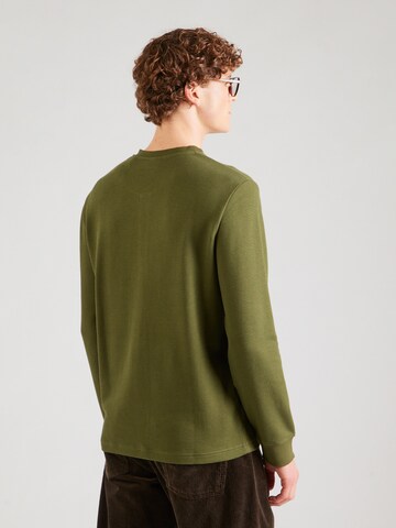 Tricou de la GANT pe verde