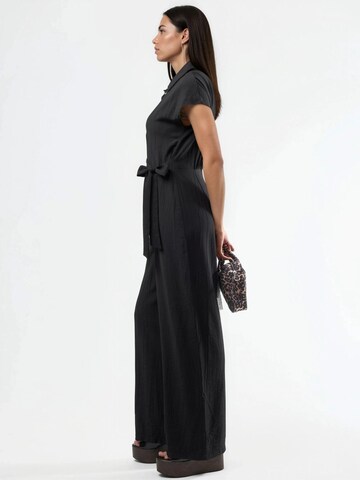 Busem Jumpsuit in Zwart
