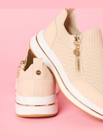 Lipsy Slip On in Beige