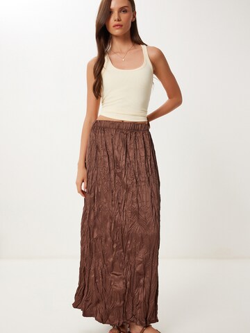 Happiness İstanbul Nederdel i brun: forside