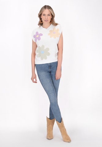 usha FESTIVAL Sweater in White