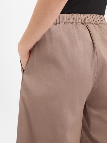 Marie Lund Wide leg Trousers in Brown