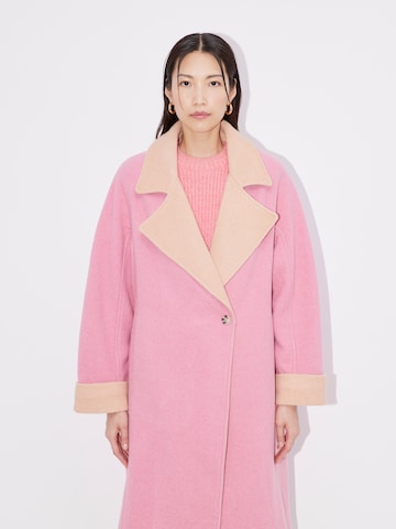 LeGer Premium Ανοιξιάτικο και φθινοπωρινό παλτό 'Cami' σε ροζ: μπροστά