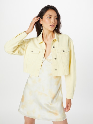 ABOUT YOU x Antonia Between-Season Jacket in Yellow: front