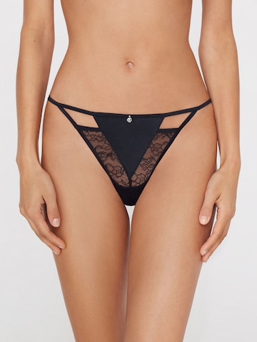 Tezenis String in Schwarz: Vorderseite