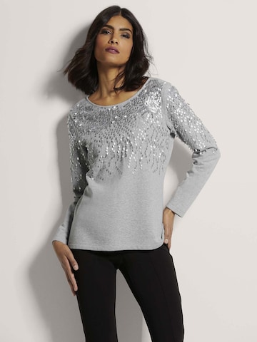 MADELEINE Sweatshirt in Grijs: voorkant