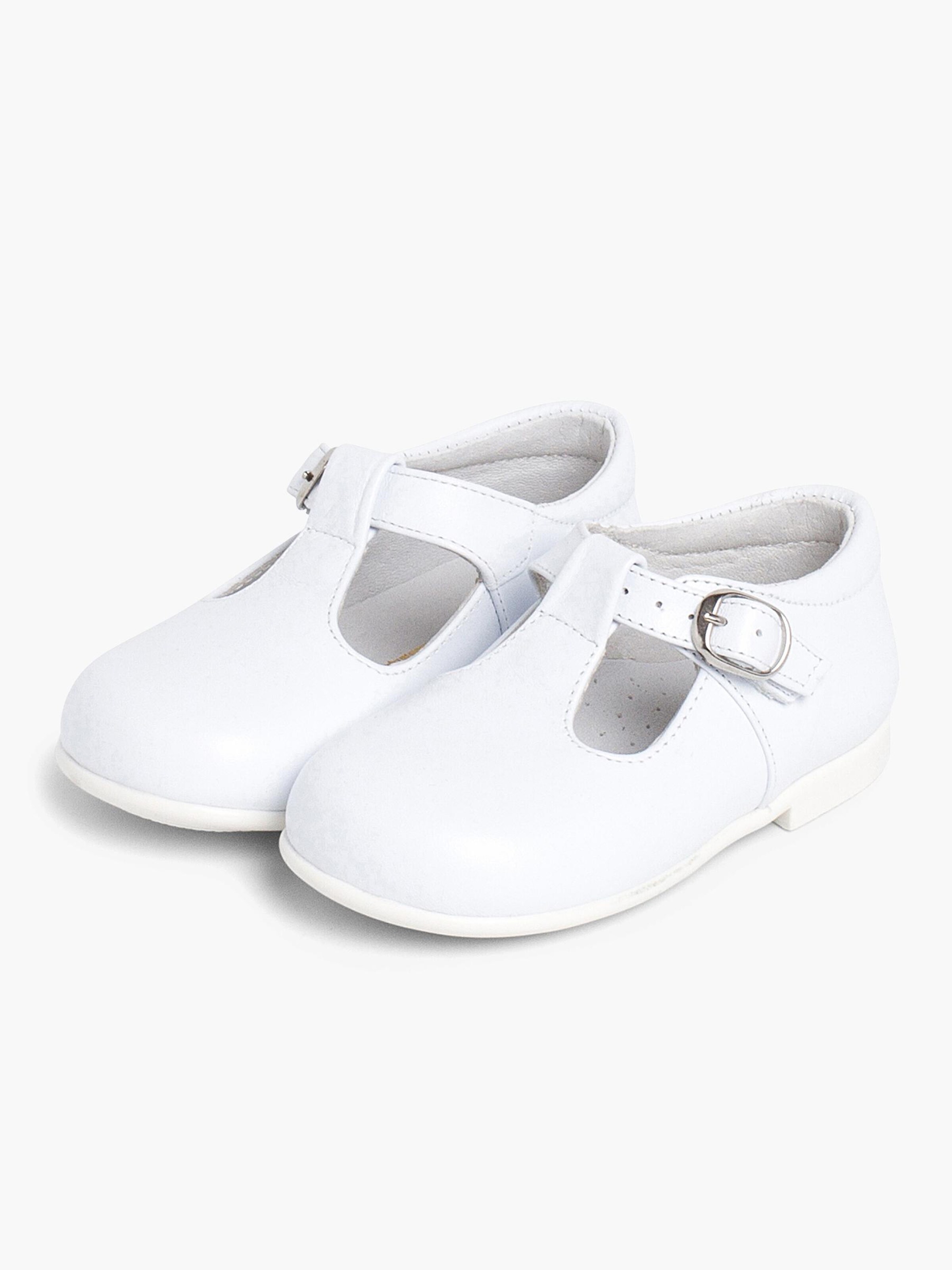 Chaussure basse Pisamonas en blanc
