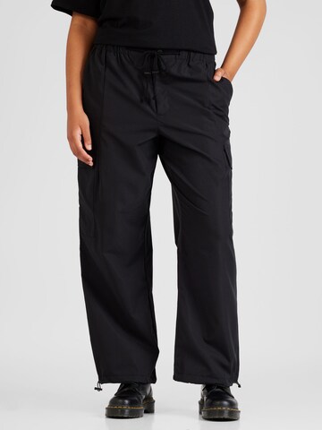 ONLY Curve Regular Cargo Pants 'CELIA' in Black: front