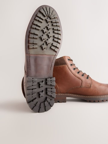 Next Veterboots in Bruin