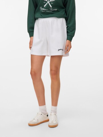 VERO MODA Loose fit Trousers 'SNDina' in White: front
