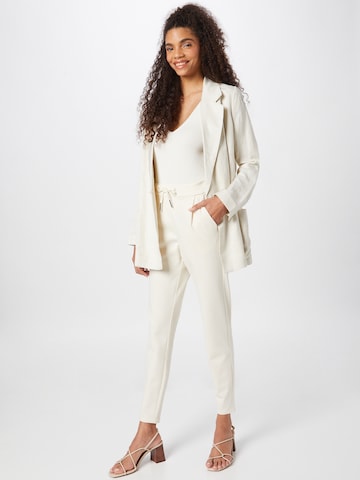 VERO MODA Tapered Pleat-Front Pants 'Eva' in White