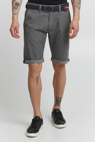 INDICODE JEANS Regular Chinoshorts 'Figno' in Grau: predná strana