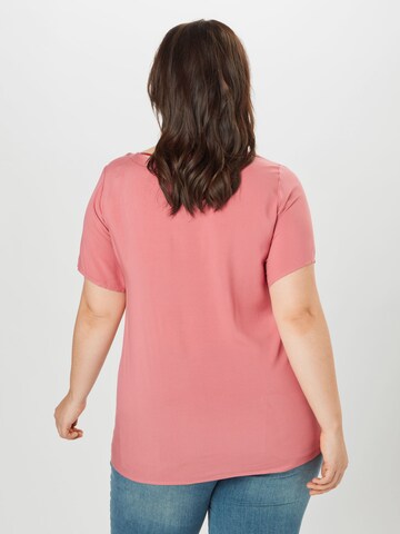 T-shirt 'Firdtly' ONLY Carmakoma en rose