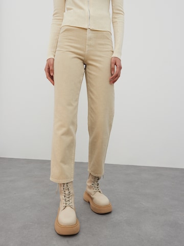 regular Jeans 'Pepin' di EDITED in beige: frontale
