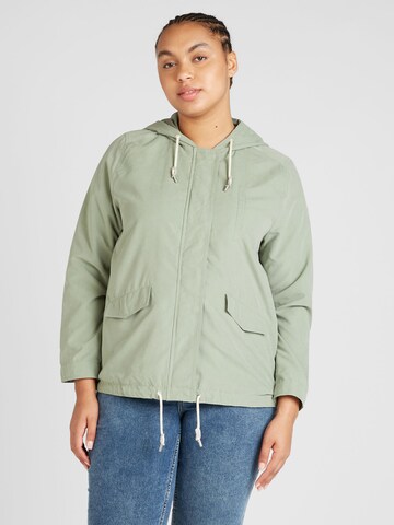 Veste mi-saison 'SKYLAR' ONLY Carmakoma en vert : devant