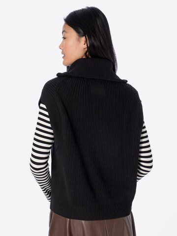 ARMEDANGELS Sweter w kolorze czarny
