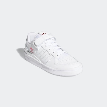 Baskets basses 'Forum Low' ADIDAS ORIGINALS en blanc