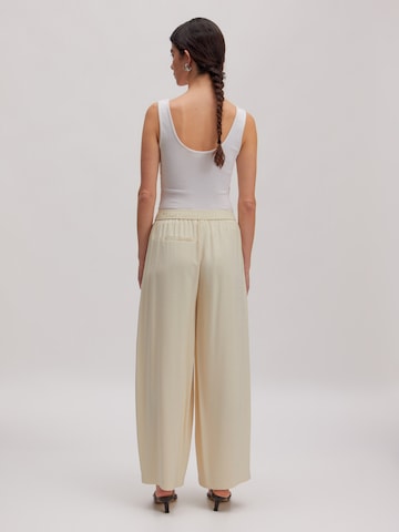 Loosefit Pantalon 'Quanda' EDITED en beige