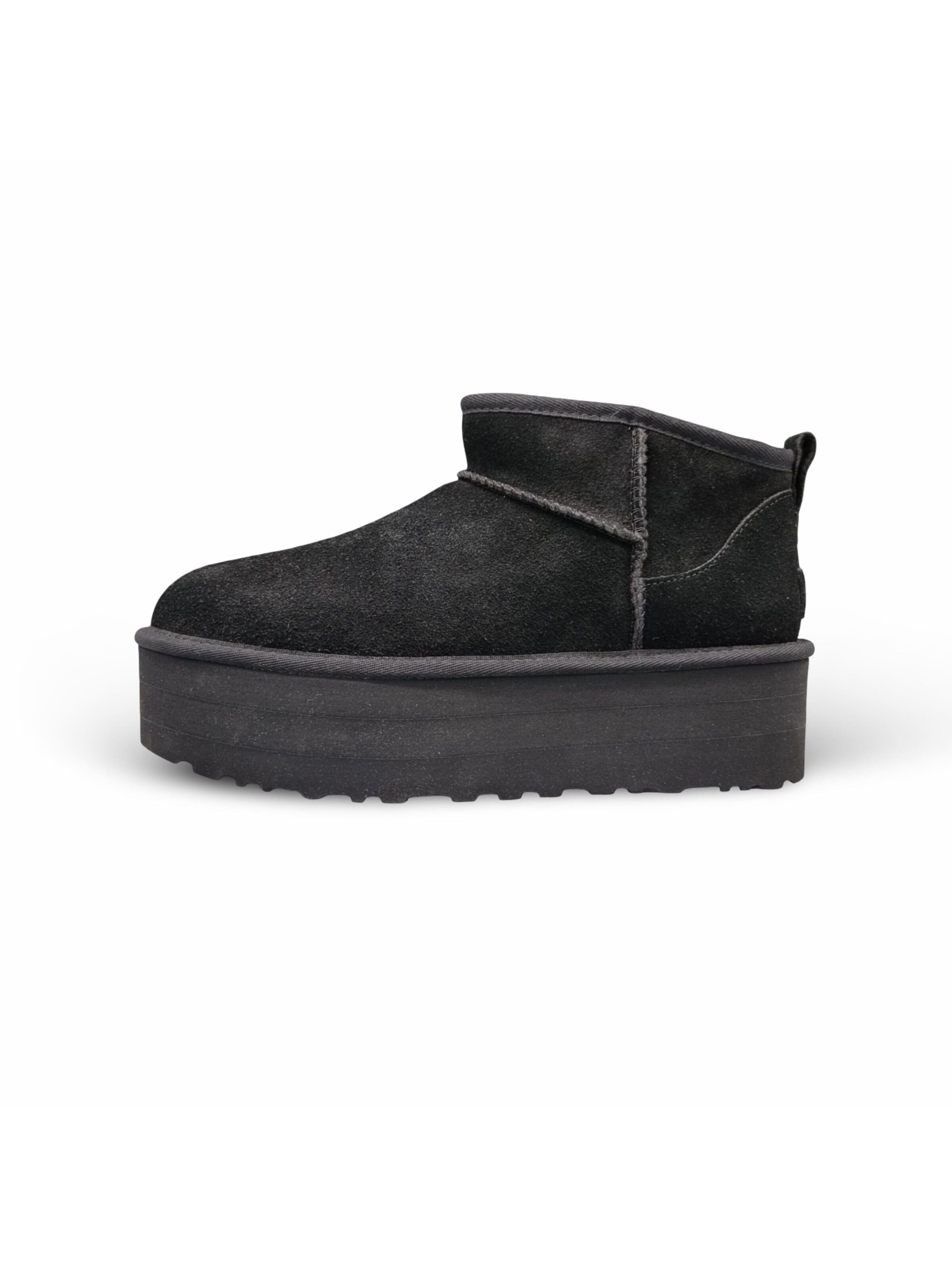 UGG Boots‌‌ in Schwarz: Vorderseite