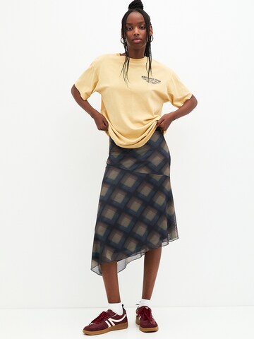 Tricou de la Pull&Bear pe galben