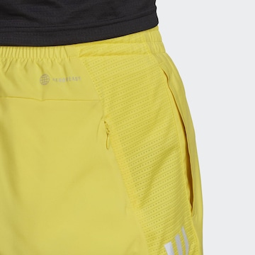 Regular Pantalon de sport 'Own the Run' ADIDAS SPORTSWEAR en jaune