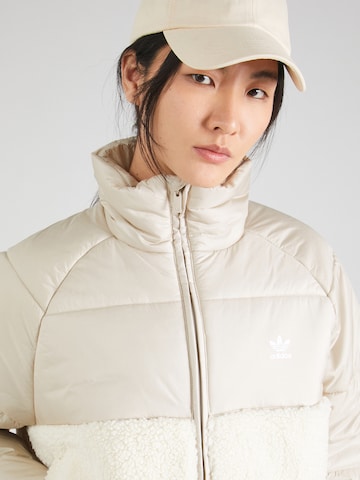 ADIDAS ORIGINALS - Chaqueta de invierno 'Neutral Court' en blanco