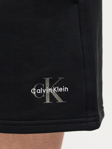 regular Pantaloni di Calvin Klein Jeans in nero