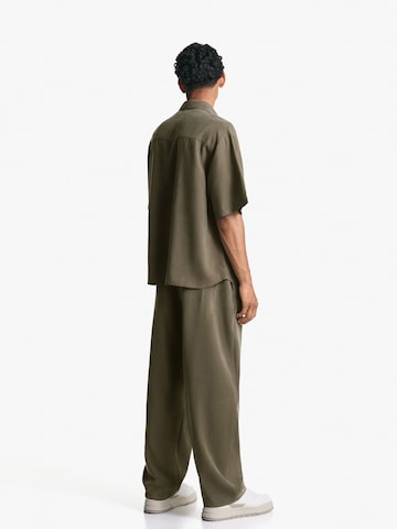 Bershka Comfort fit Button Up Shirt in Green