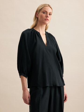 Chemisier 'Schwarze Rose' SEIDENSTICKER en noir : devant