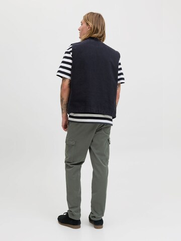JACK & JONES Zwężany krój Bojówki w kolorze zielony