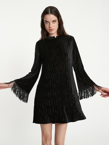 Ana Alcazar Cocktailkleid ' Talli ' in Schwarz: Vorderseite
