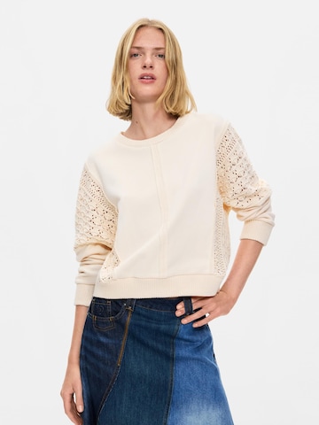 Desigual Sweter w kolorze biały: przód