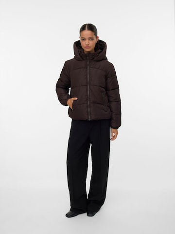 VERO MODA Vinterjakke i brun