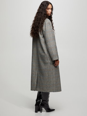 Pull&Bear Between-seasons coat in Grey