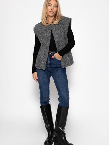 SASSYCLASSY Vest in Grey