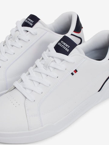 Sneaker bassa di TOMMY HILFIGER in bianco