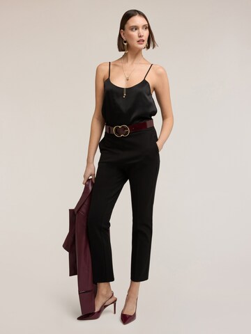 MOTIVI Top in Black