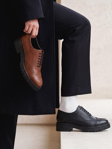Chaussure à lacets 'GRACE' nae Vegan Shoes en marron : devant