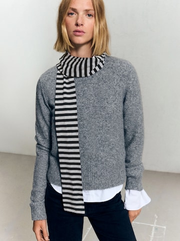 Bershka Schal in Grau
