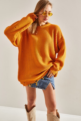 Pullover extra large di Bianco Lucci in giallo