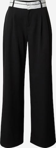 Loosefit Pantaloni con pieghe 'MALIKA' di ONLY in nero: frontale